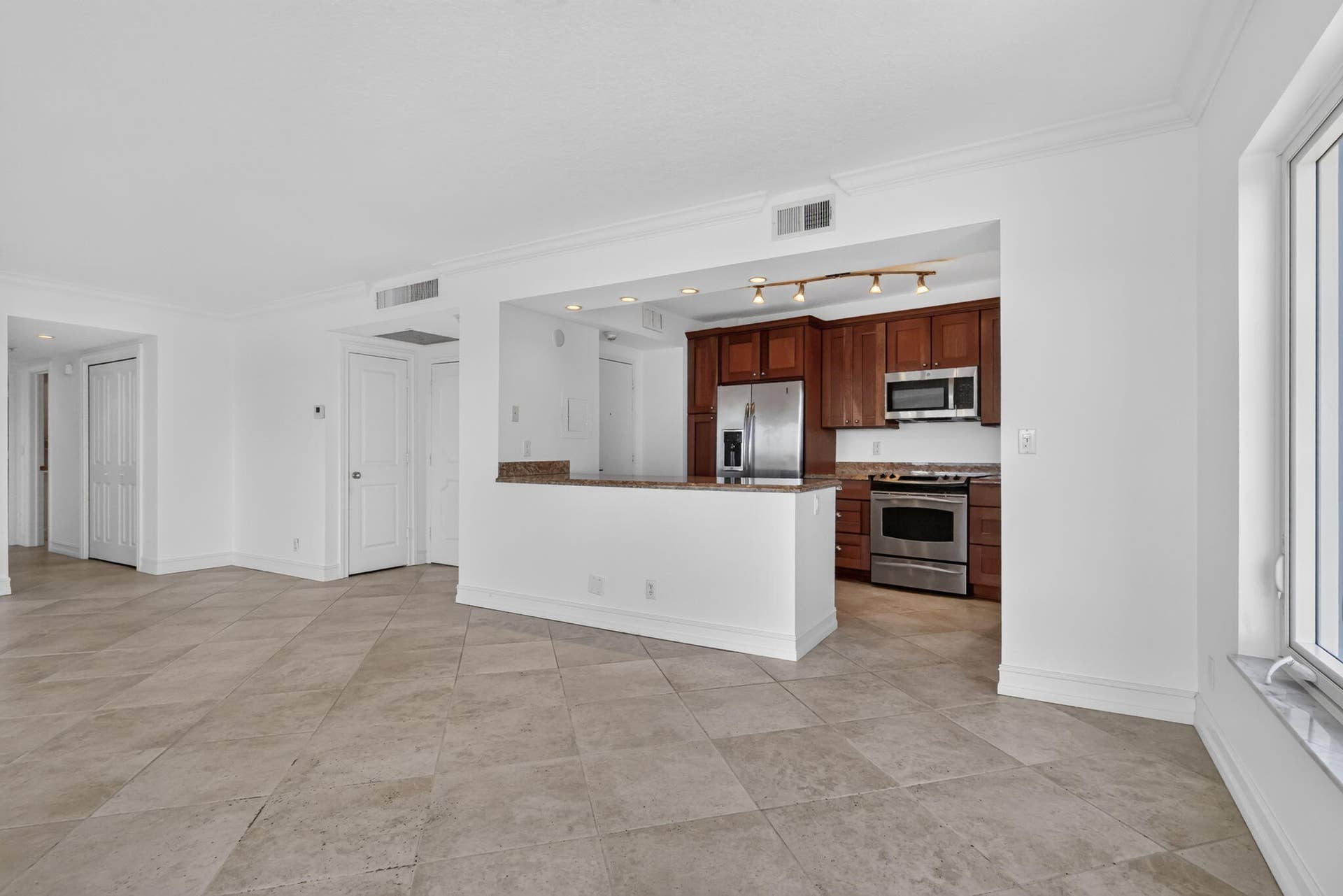 555 SE 6TH Avenue, #4F, Delray Beach, FL 33483 7-web-or-mls-_14A0245