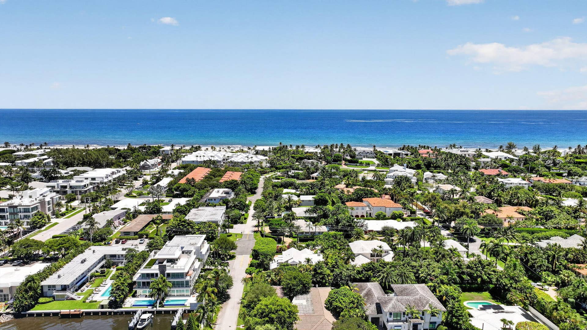 555 SE 6TH Avenue, #4F, Delray Beach, FL 33483 40-web-or-mls-DJI_20260811132903_0156_D