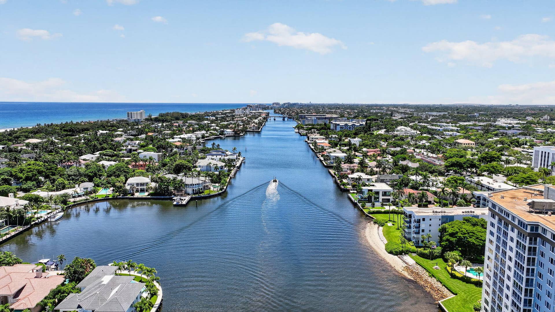 555 SE 6TH Avenue, #4F, Delray Beach, FL 33483 39-web-or-mls-DJI_20260811132853_0151_D