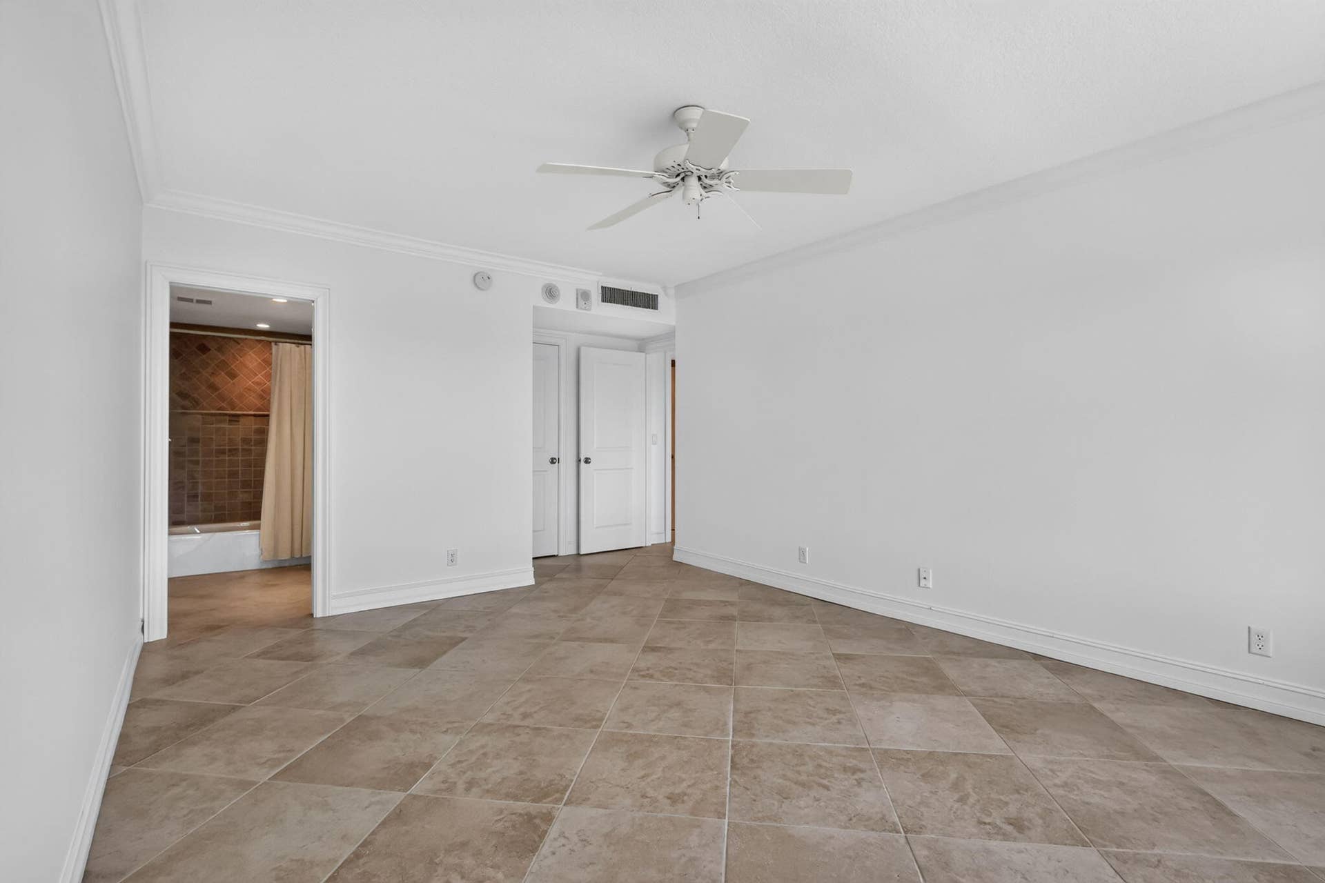 555 SE 6TH Avenue, #4F, Delray Beach, FL 33483 27-web-or-mls-_14A0346