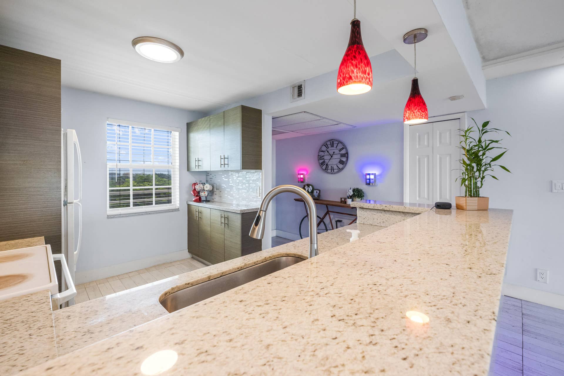 575 Oaks Lane, #708, Pompano Beach, FL 33069 575 R-5351