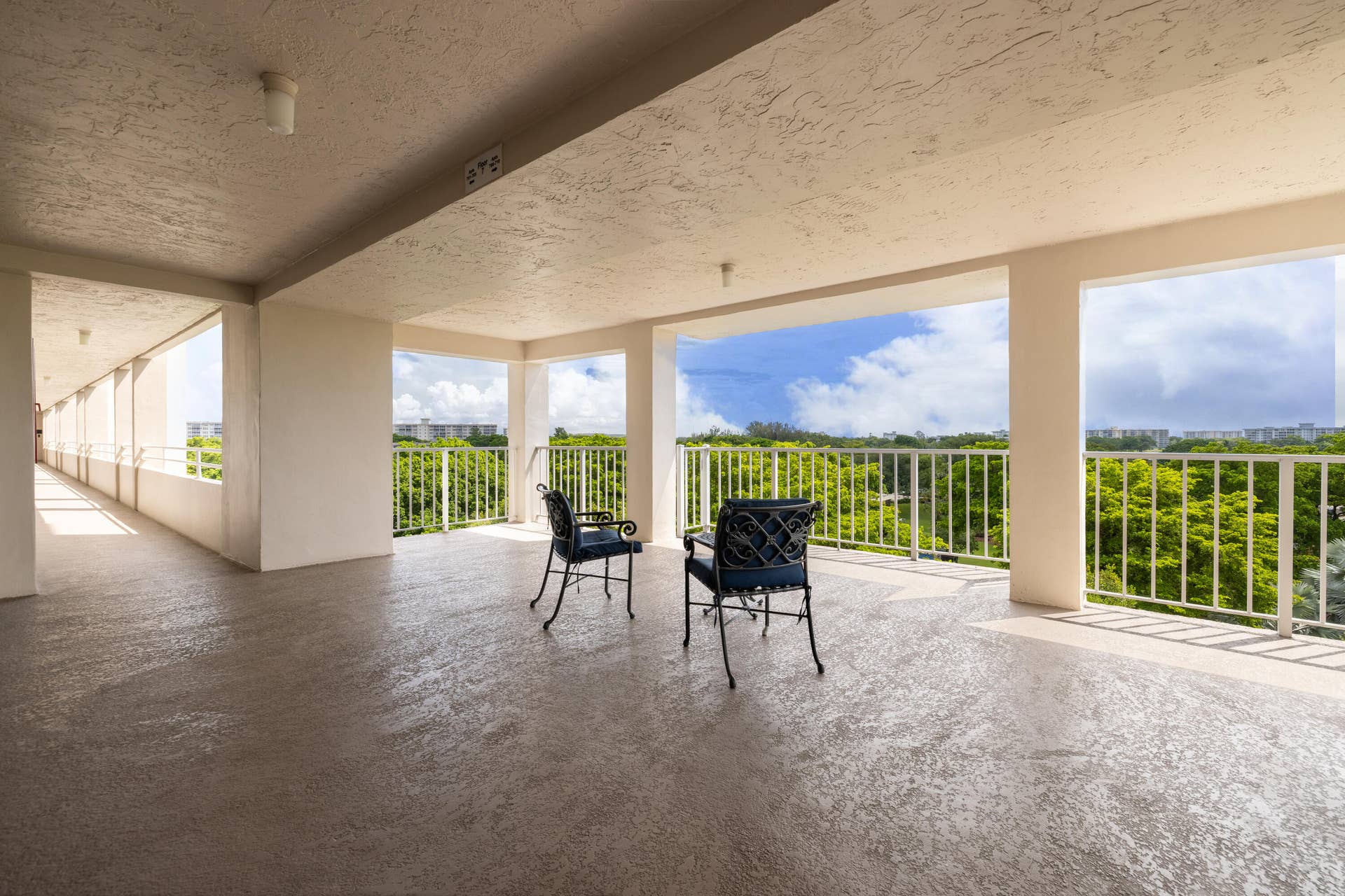 575 Oaks Lane, #708, Pompano Beach, FL 33069 575-Rx--4