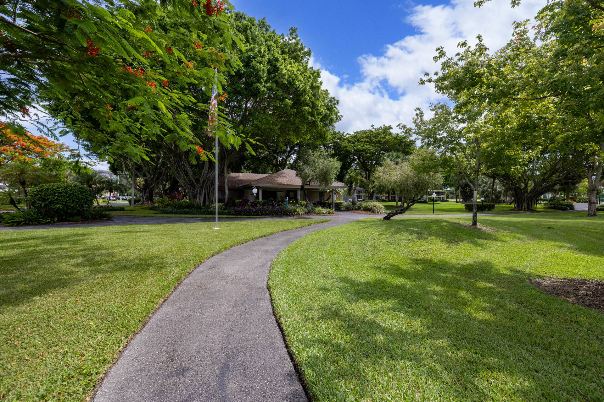 575 Oaks Lane, #708, Pompano Beach, FL 33069 575-Rx--8
