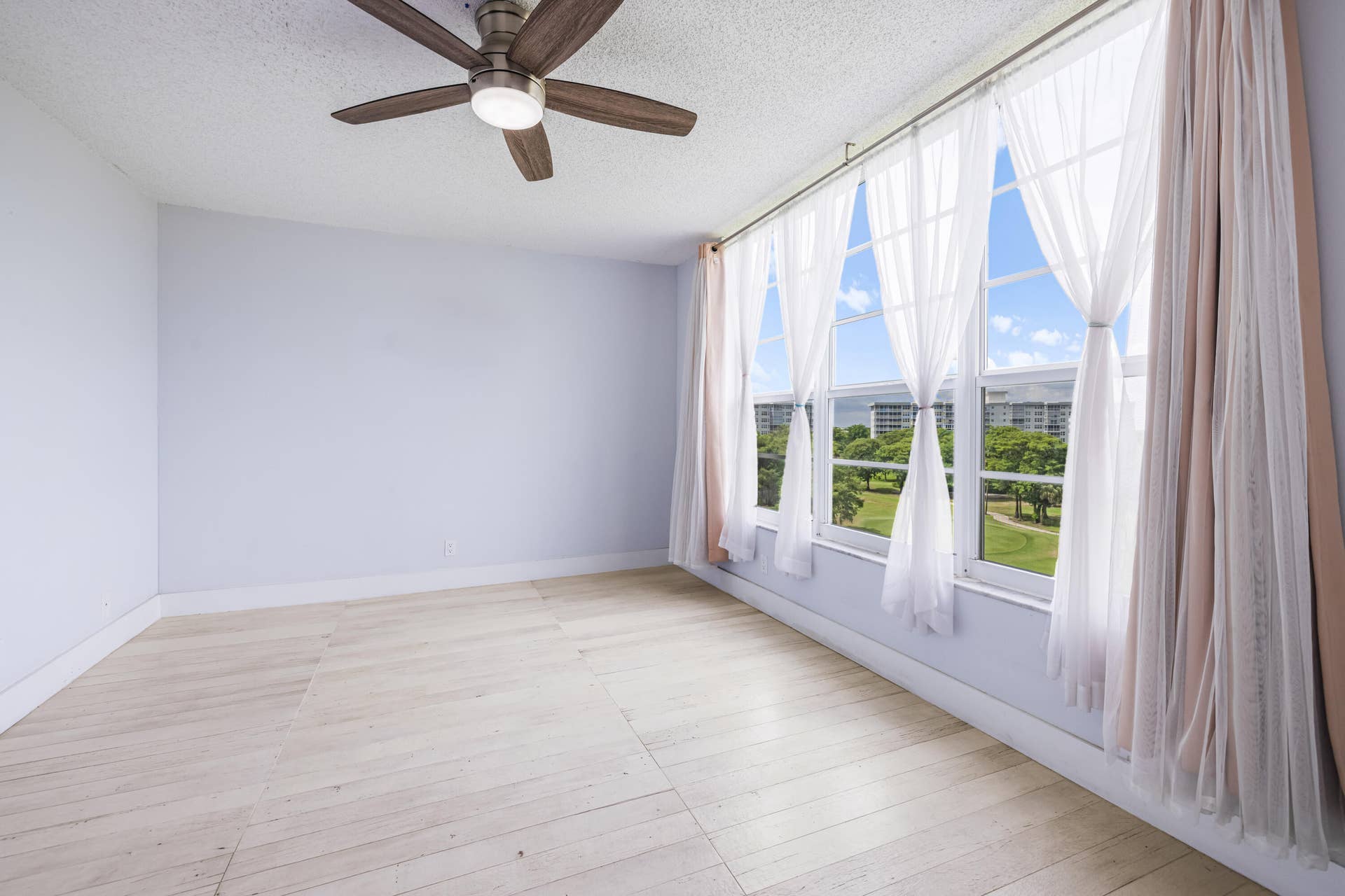 575 Oaks Lane, #708, Pompano Beach, FL 33069 575 R-5499