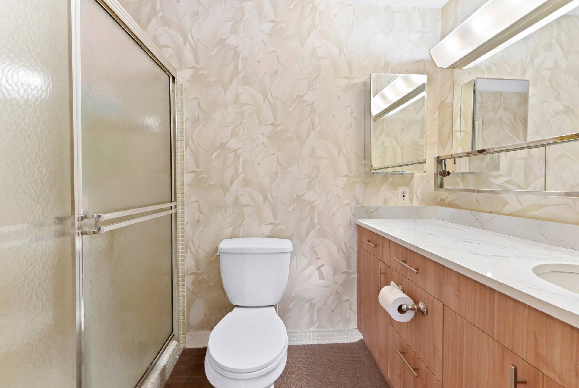 13 Bathroom 01