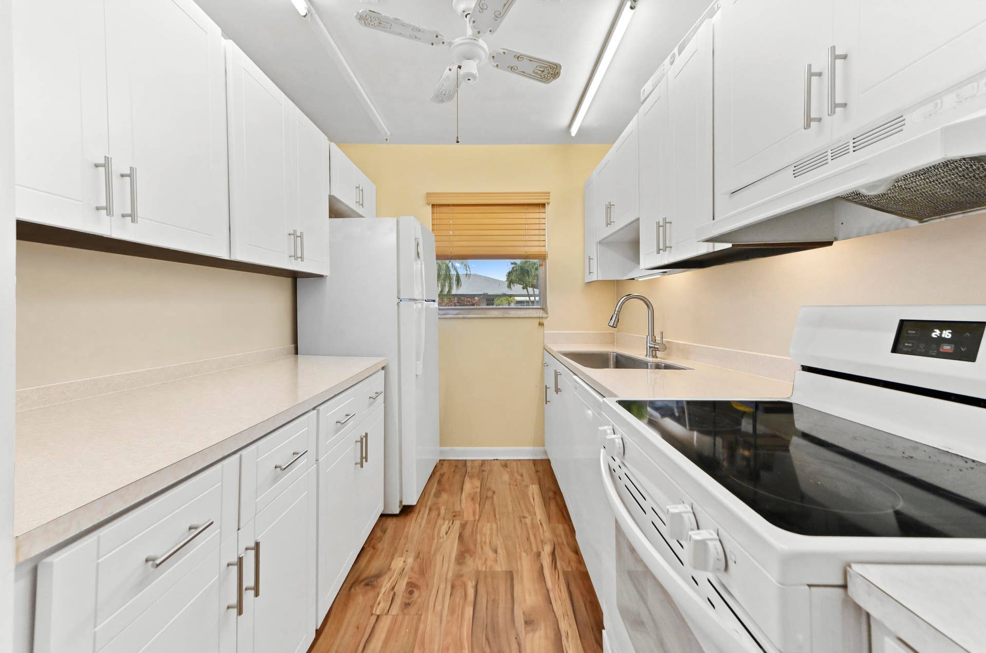 10 Kitchen 01