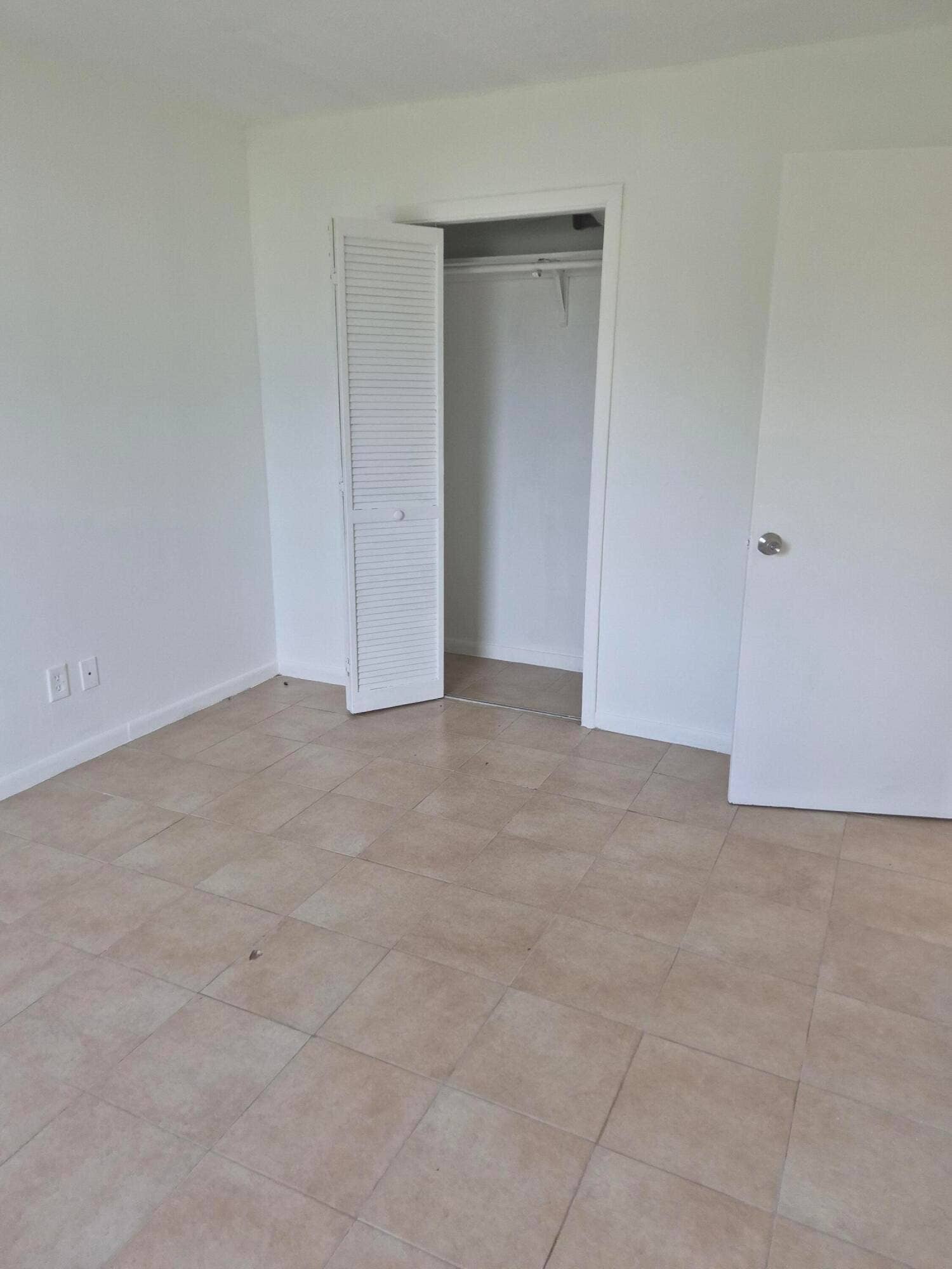 944 W 10TH Street, #1, Riviera Beach, Riviera Beach, FL 33404 20260930_114115