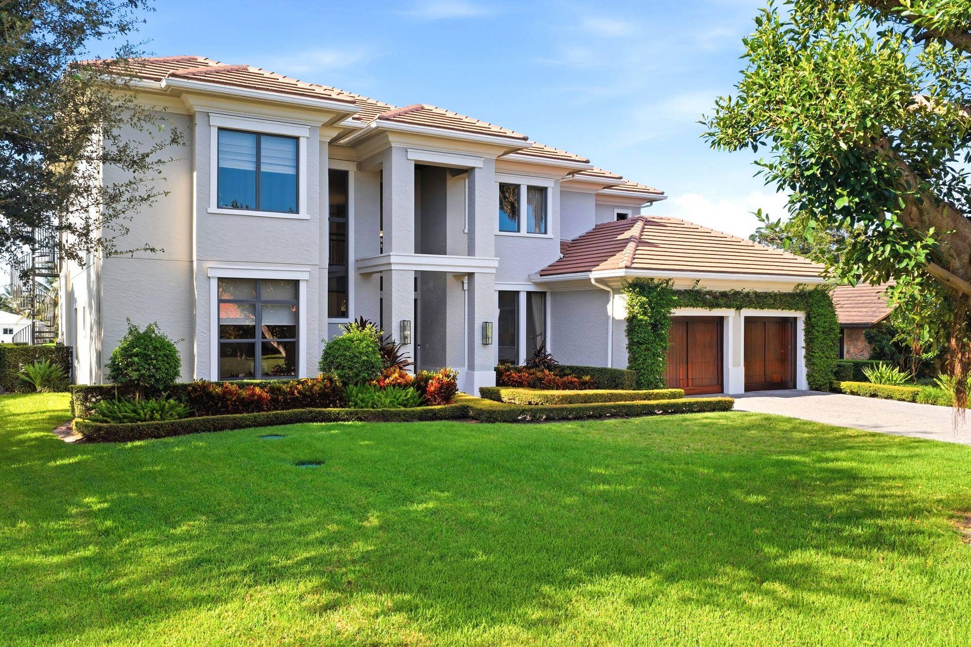1950 Portage Landing N, North Palm Beach, FL 33408 FRONT EXTERIOR
