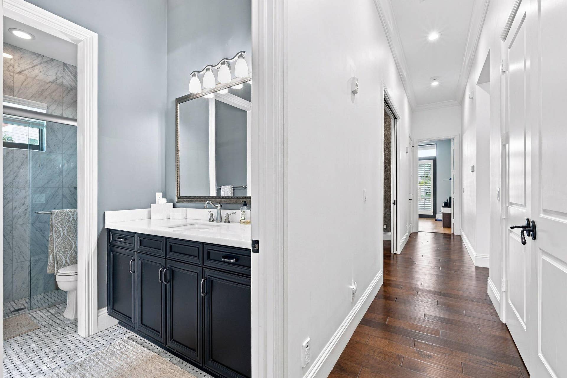 1950 Portage Landing N, North Palm Beach, FL 33408 EN-SUITE BATHROOM - 1ST FLOOR