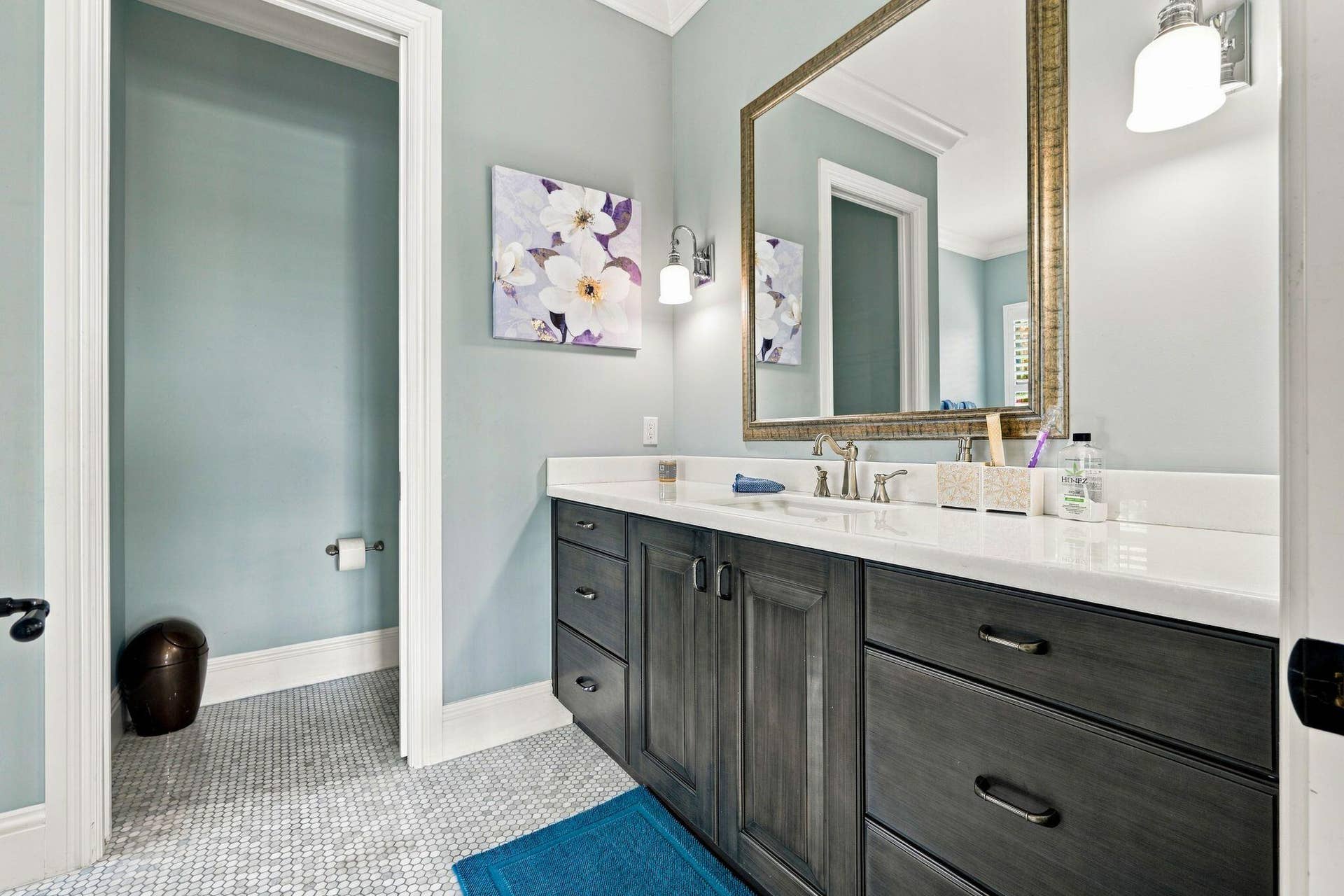 1950 Portage Landing N, North Palm Beach, FL 33408 JACK AND JILL GUEST BATHROOM