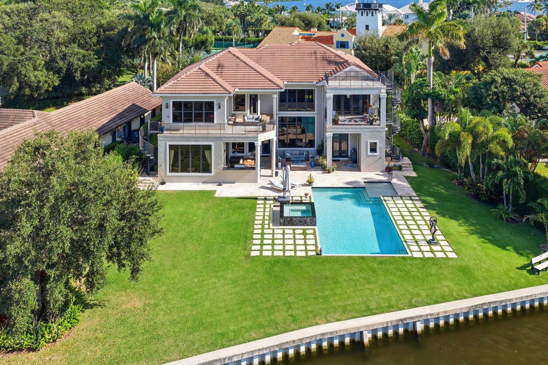 1950 Portage Landing N, North Palm Beach, FL 33408 BACK EXTERIOR