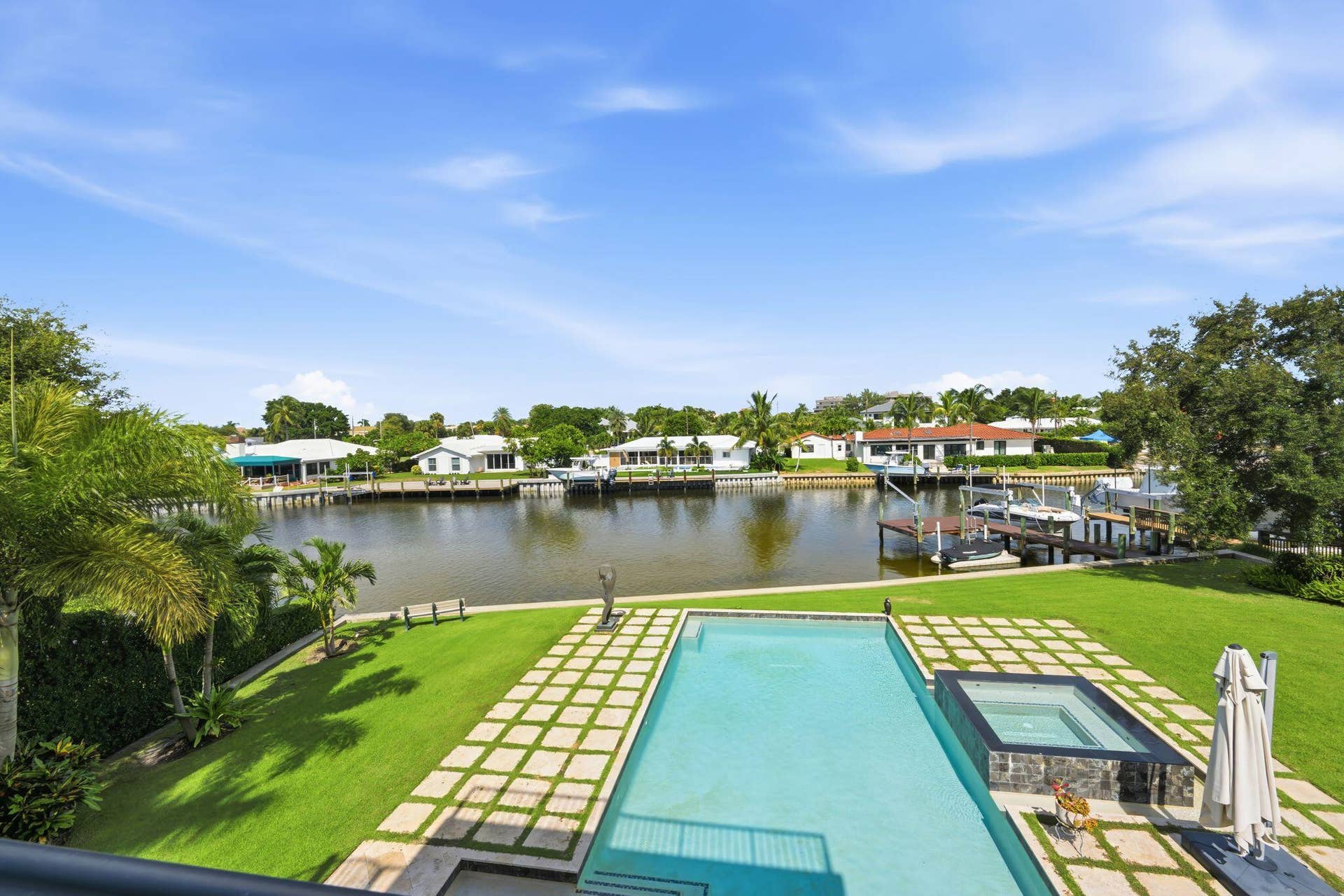 1950 Portage Landing N, North Palm Beach, FL 33408 BACK EXTERIOR