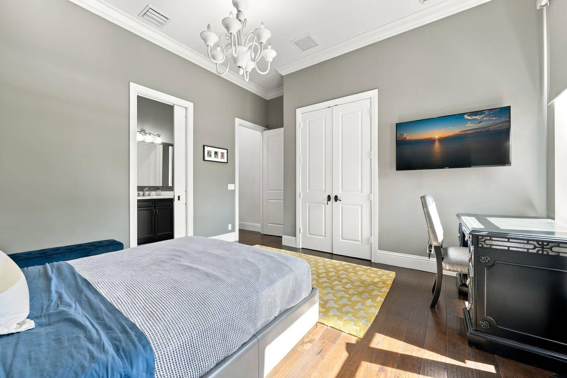 1950 Portage Landing N, North Palm Beach, FL 33408 GUEST BEDROOM - 1ST FLOOR