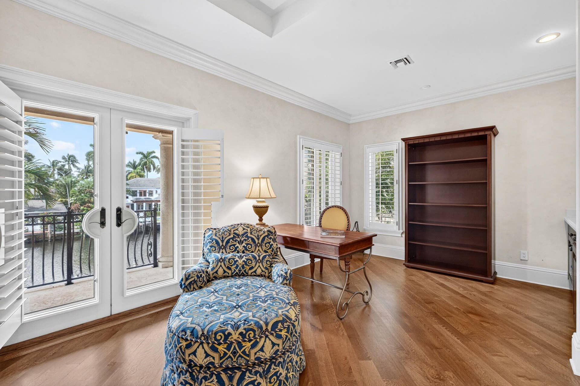 67 ROYAL PALM Drive, Fort Lauderdale, FL 33301 066_Primary_Bedroom_Sitting_Area
