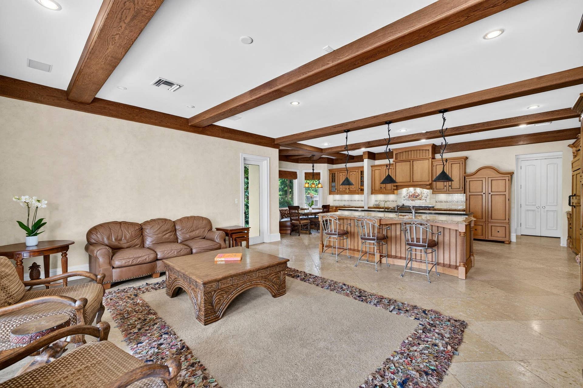 67 ROYAL PALM Drive, Fort Lauderdale, FL 33301 040_Family_Room