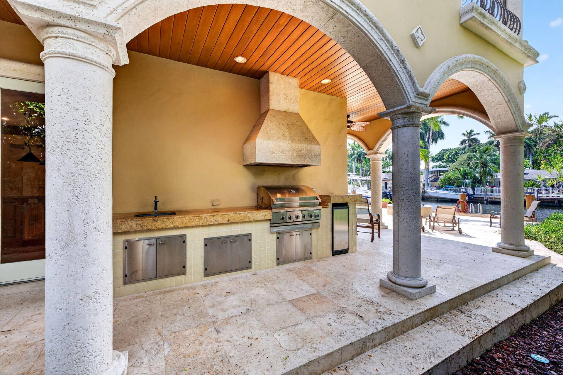 67 ROYAL PALM Drive, Fort Lauderdale, FL 33301 119_Summer_Kitchen