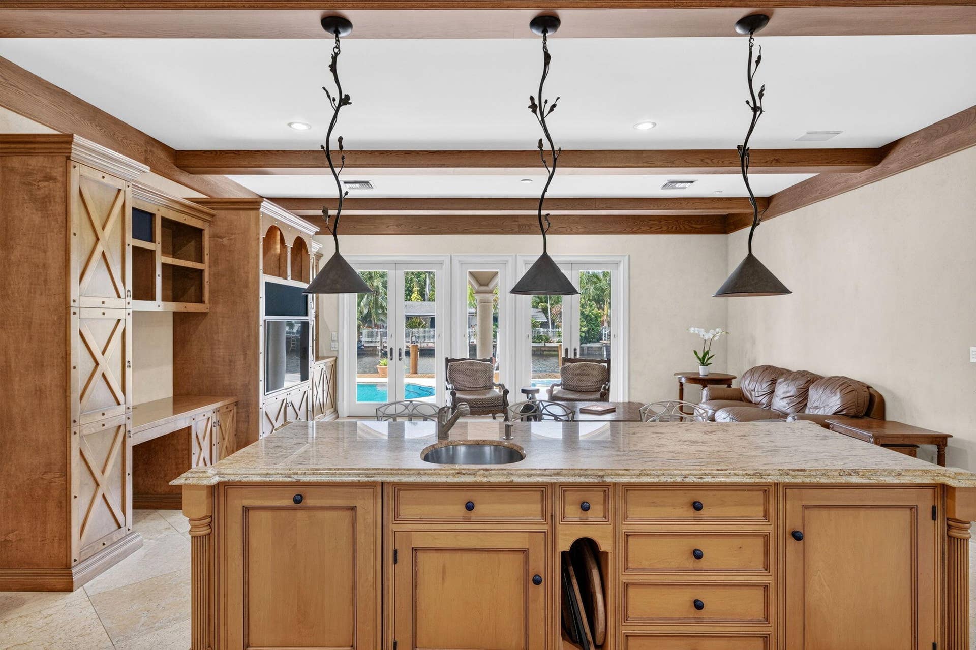 67 ROYAL PALM Drive, Fort Lauderdale, FL 33301 052_Kitchen_Island_and_Family_Room