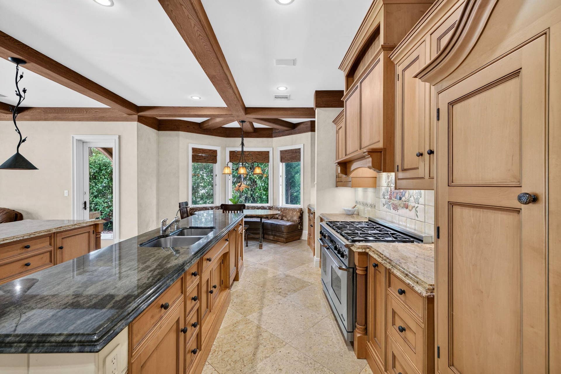 67 ROYAL PALM Drive, Fort Lauderdale, FL 33301 045_Kitchen