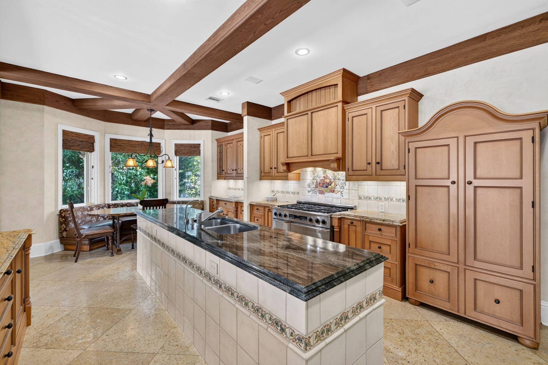 67 ROYAL PALM Drive, Fort Lauderdale, FL 33301 044_Kitchen