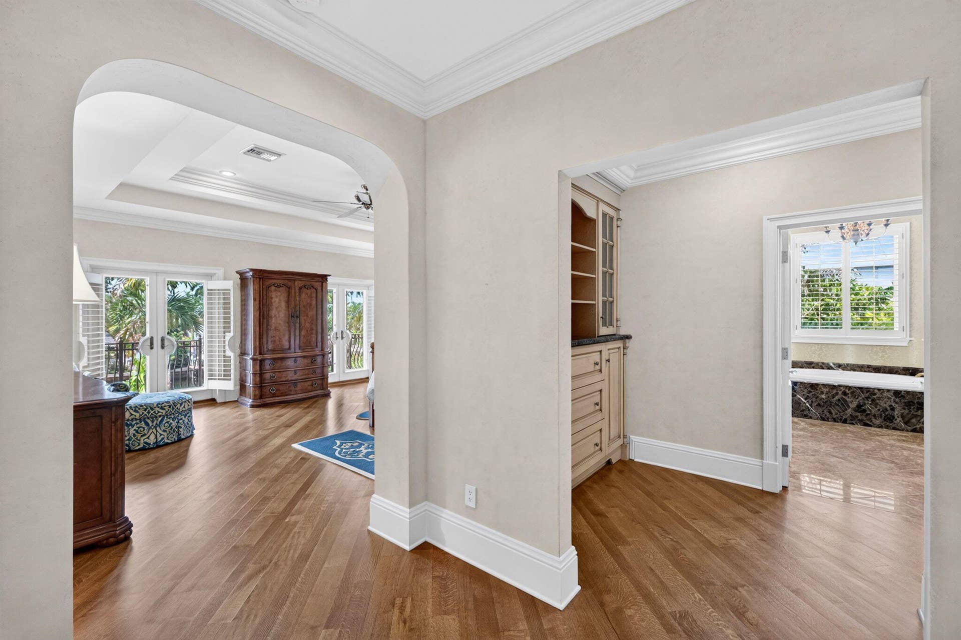 67 ROYAL PALM Drive, Fort Lauderdale, FL 33301 061_Primary_Suite_Entrance