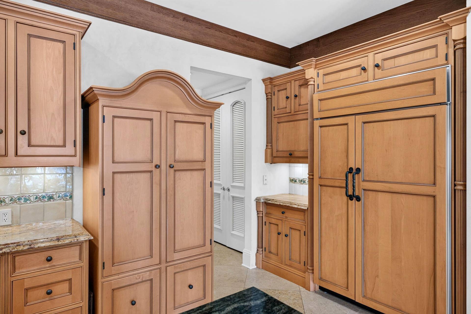 67 ROYAL PALM Drive, Fort Lauderdale, FL 33301 053_Kitchen_Cabinetry