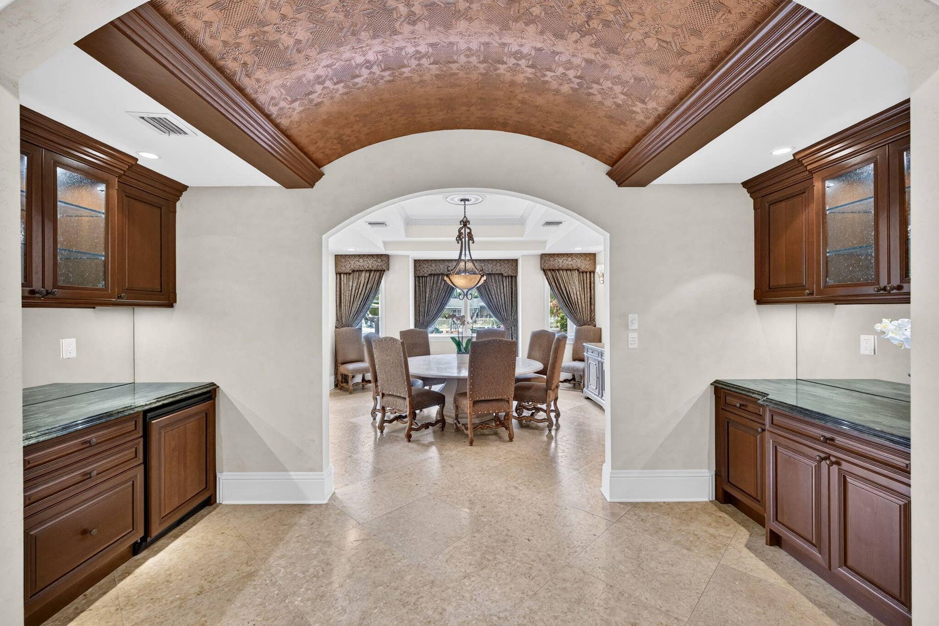 67 ROYAL PALM Drive, Fort Lauderdale, FL 33301 026_Butlers_Pantry