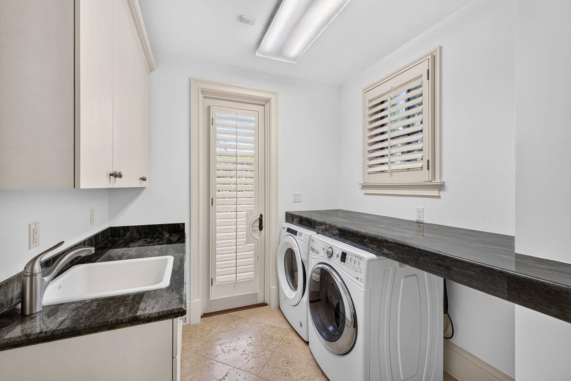 67 ROYAL PALM Drive, Fort Lauderdale, FL 33301 054_Main_Floor_Laundry_Room