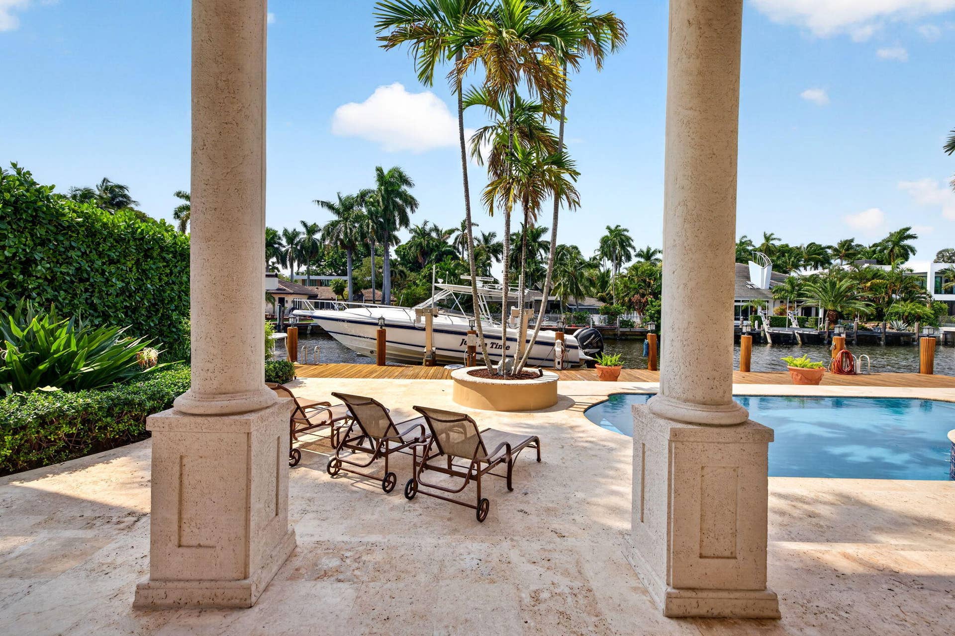 67 ROYAL PALM Drive, Fort Lauderdale, FL 33301 128_Covered_Terrace_and_Pool