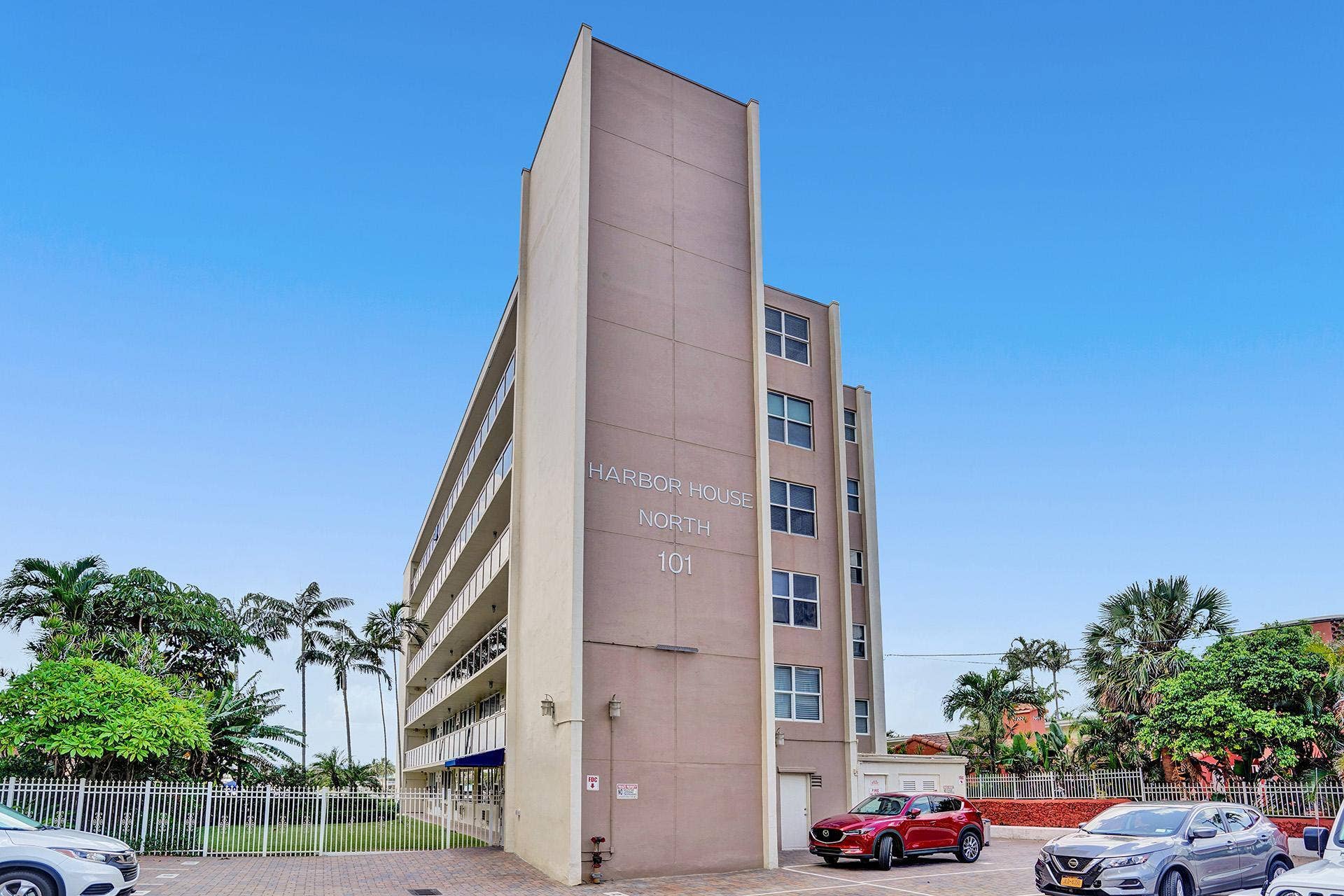 101 N Birch Road, #102, Fort Lauderdale, FL 33304 DSC02161