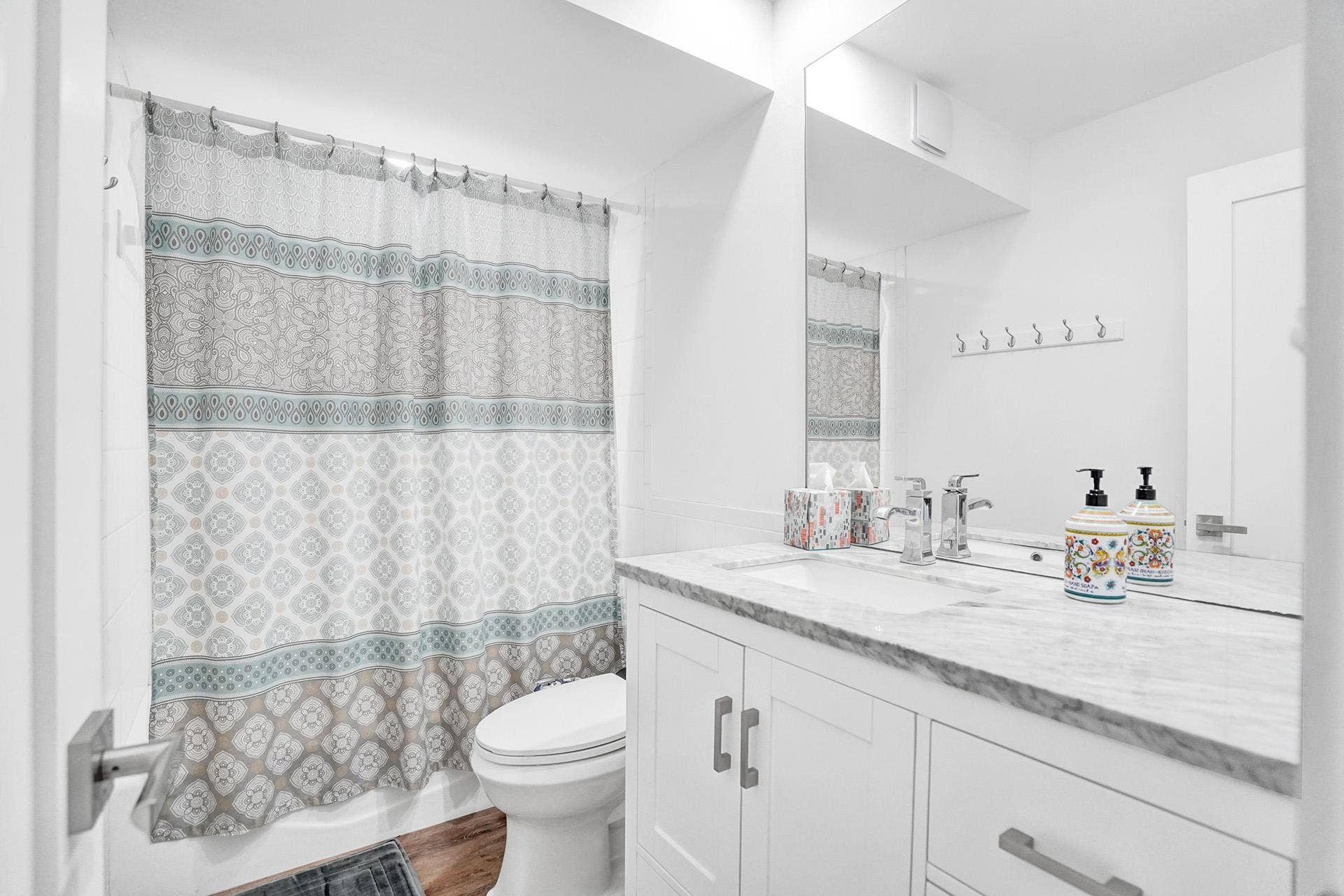 101 N Birch Road, #102, Fort Lauderdale, FL 33304 DSC02036bath