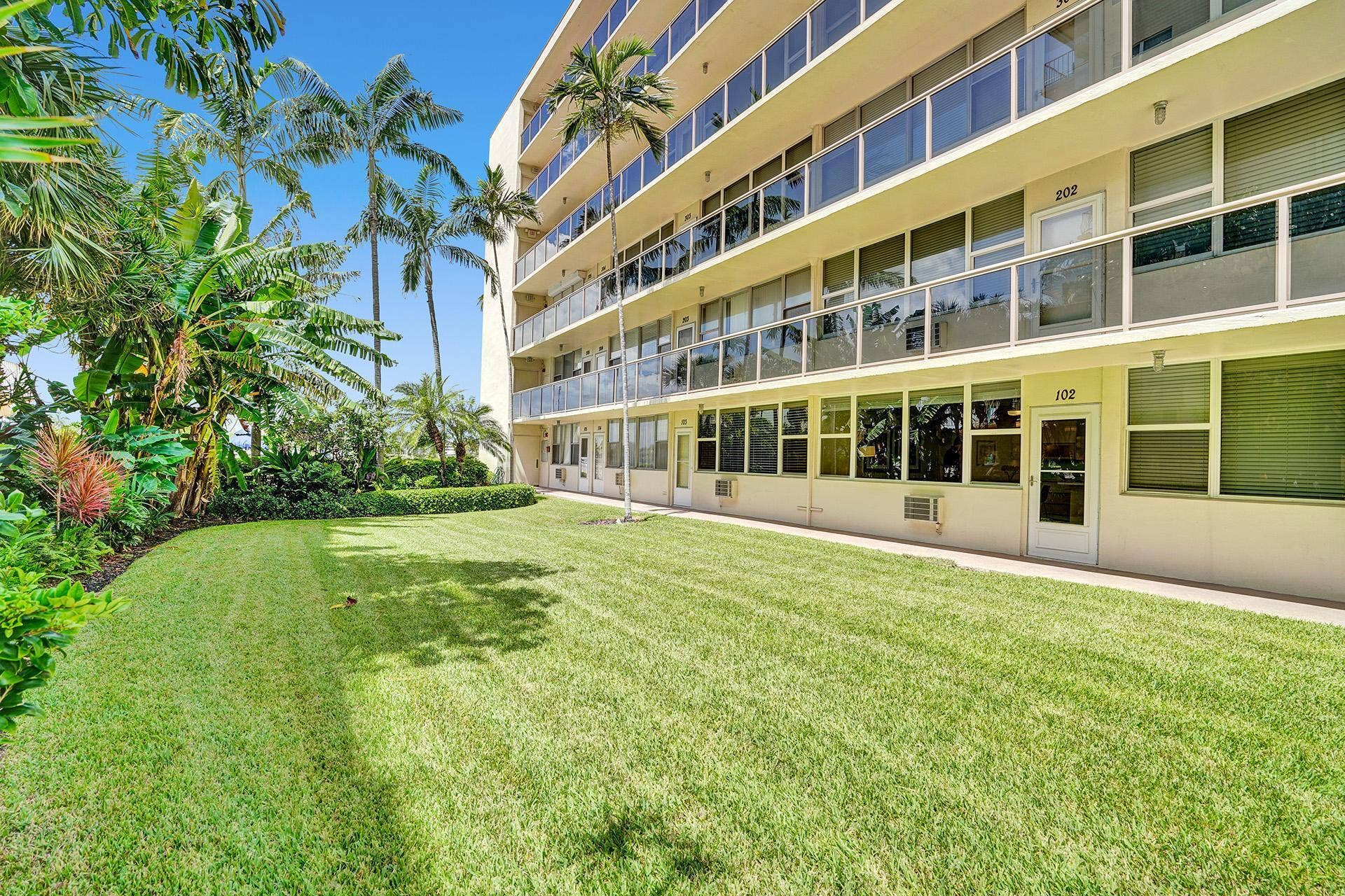 101 N Birch Road, #102, Fort Lauderdale, FL 33304 DSC02087