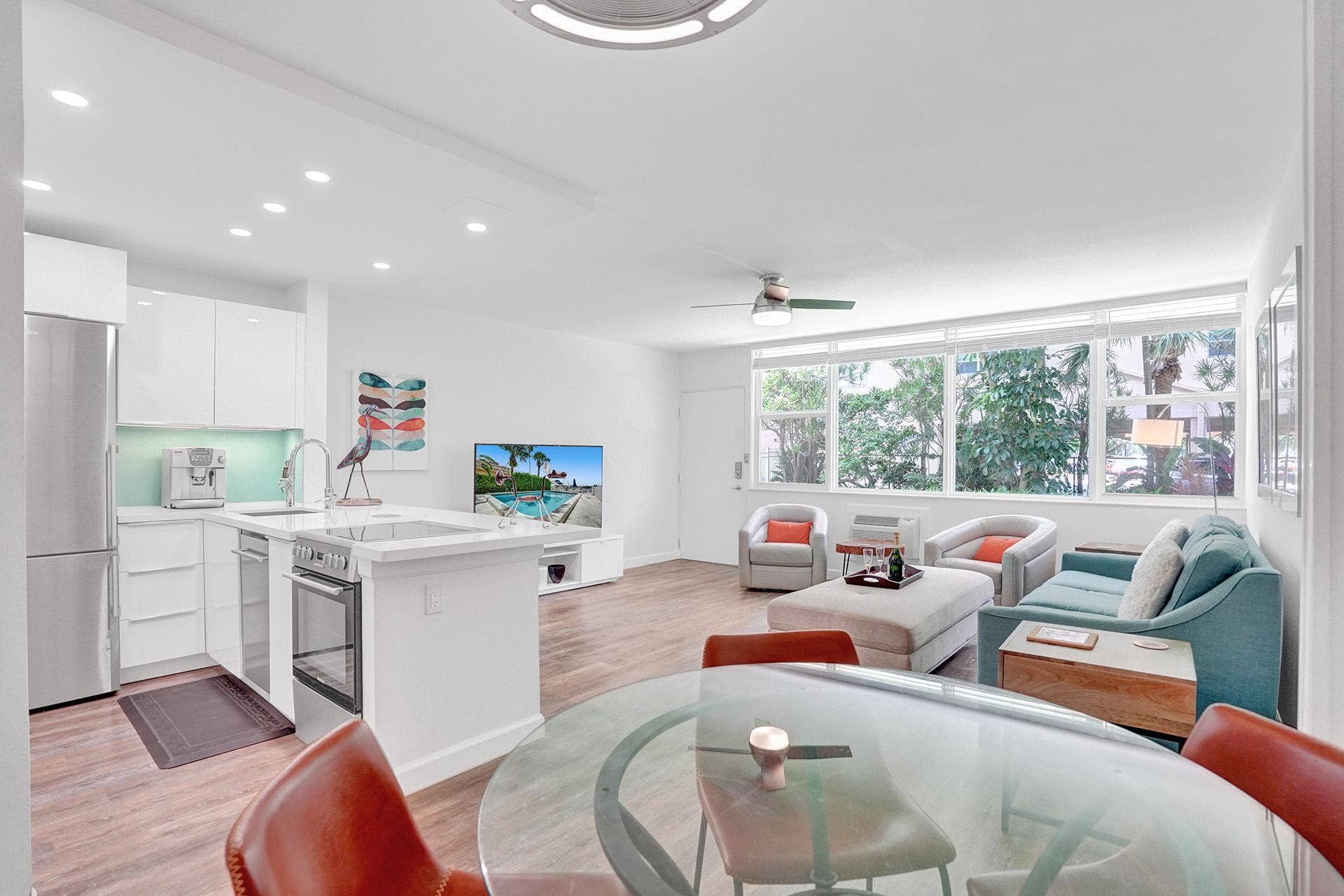 101 N Birch Road, #102, Fort Lauderdale, FL 33304 DSC02027YES
