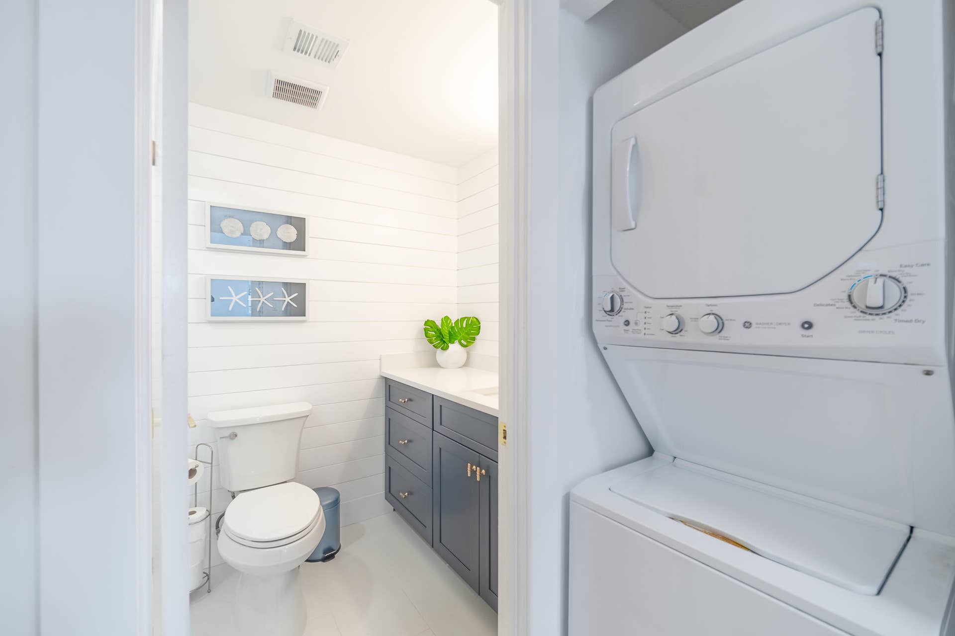 353 S US HIGHWAY 1, #A6, Jupiter, FL 33477 washer/dryer