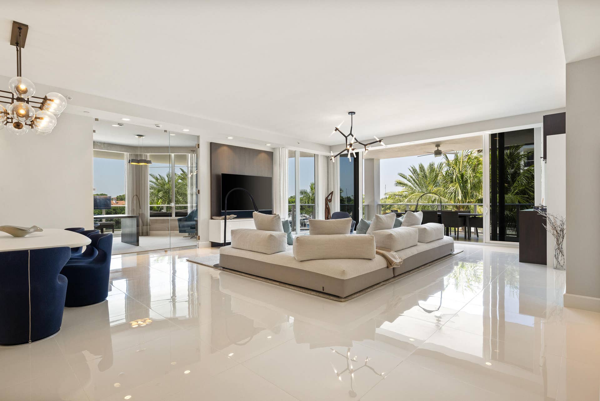 2700 Donald Ross Road, #303, Palm Beach Gardens, FL 33410 Family Room