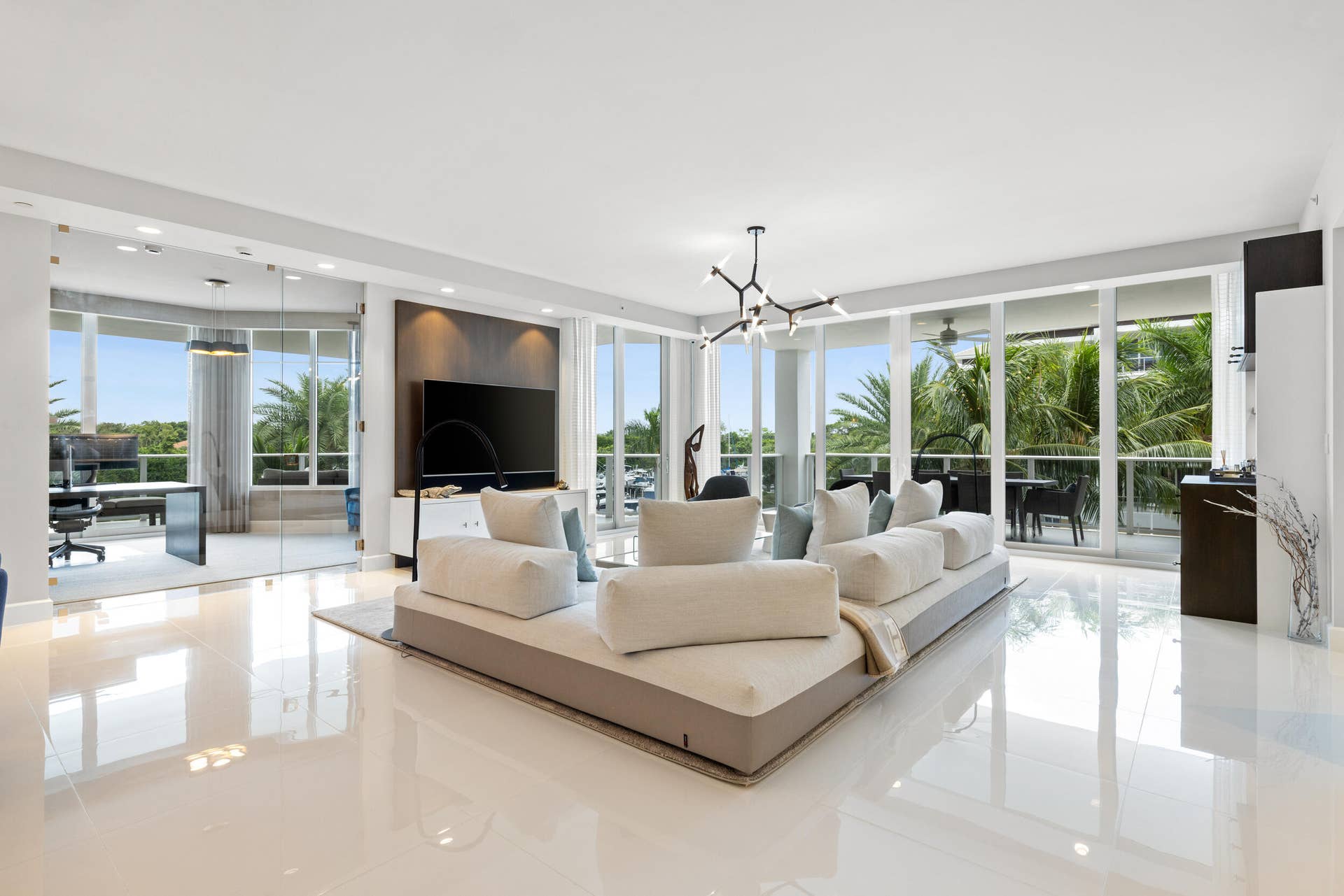 2700 Donald Ross Road, #303, Palm Beach Gardens, FL 33410 Family Room