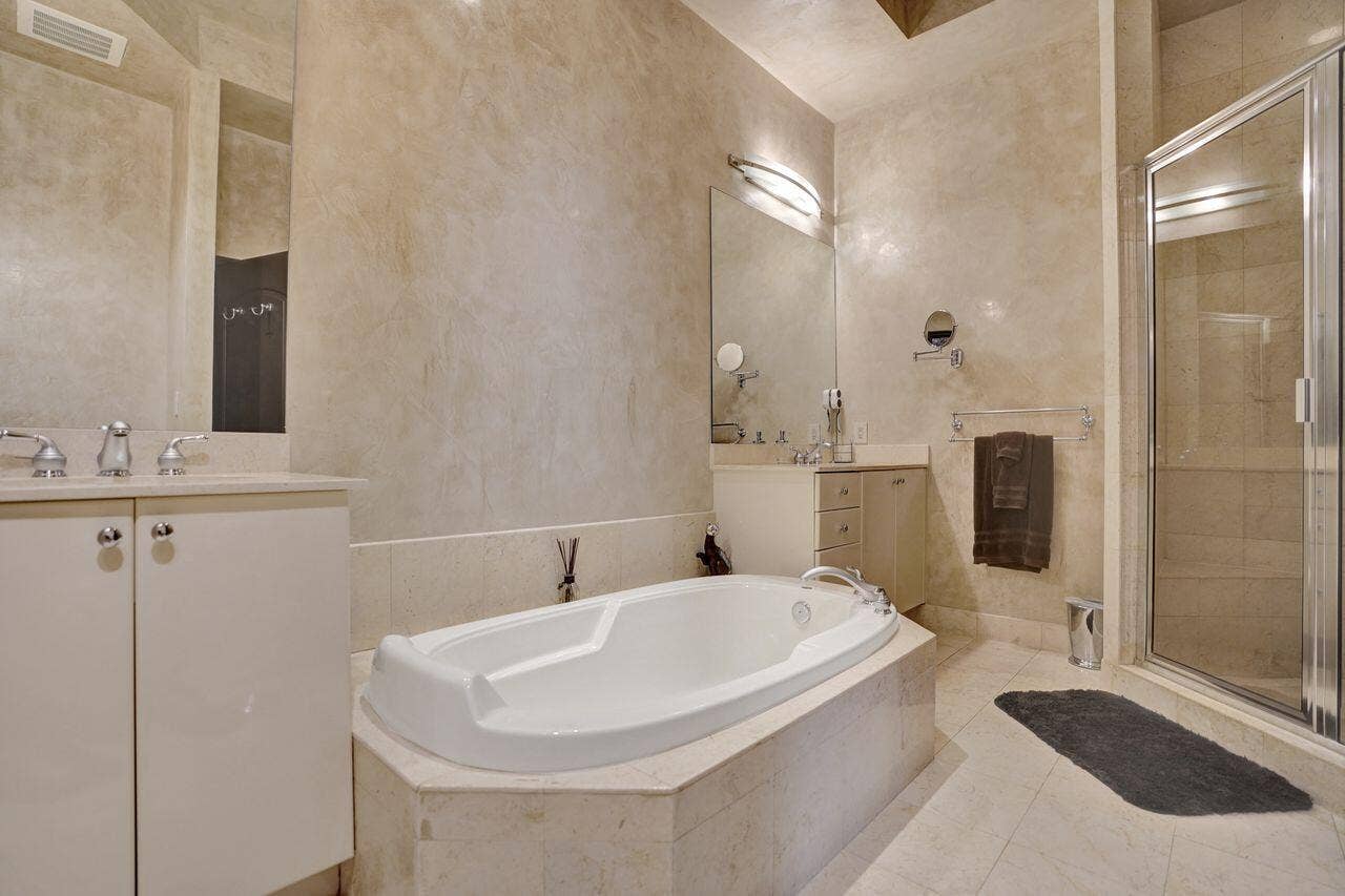 801 S Olive Avenue, #225, West Palm Beach, FL 33401 DSC06398
