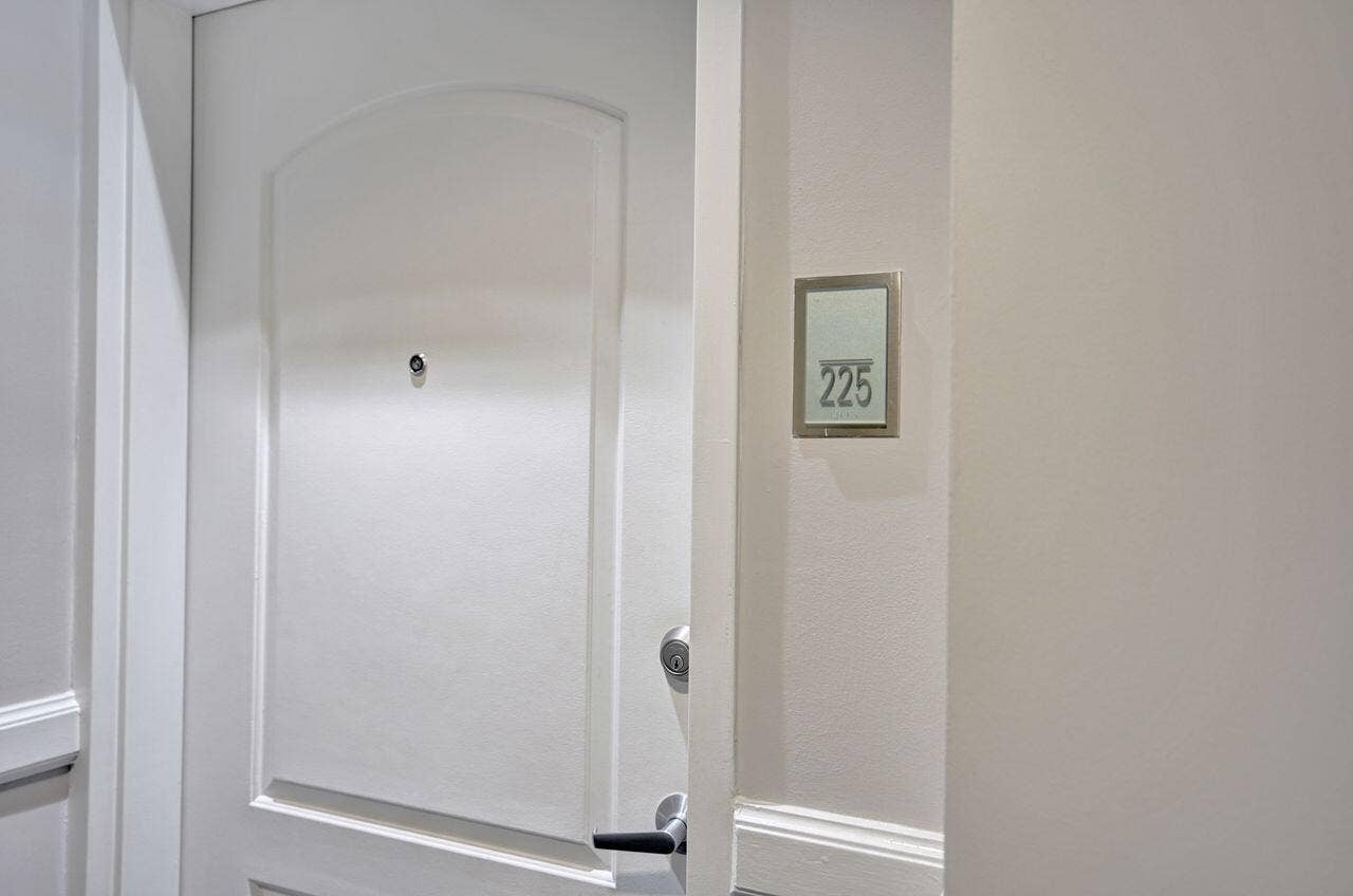 801 S Olive Avenue, #225, West Palm Beach, FL 33401 DSC06473