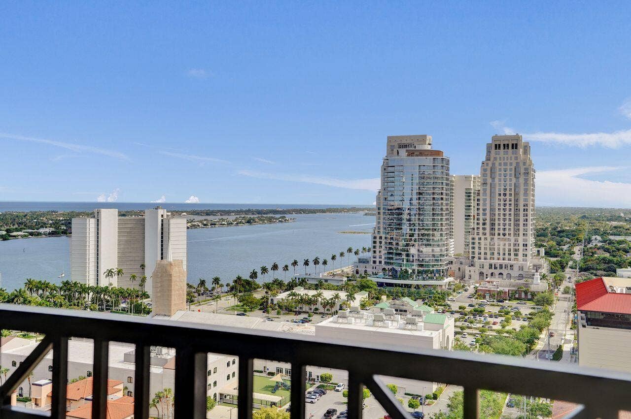 801 S Olive Avenue, #225, West Palm Beach, FL 33401 DSC06539