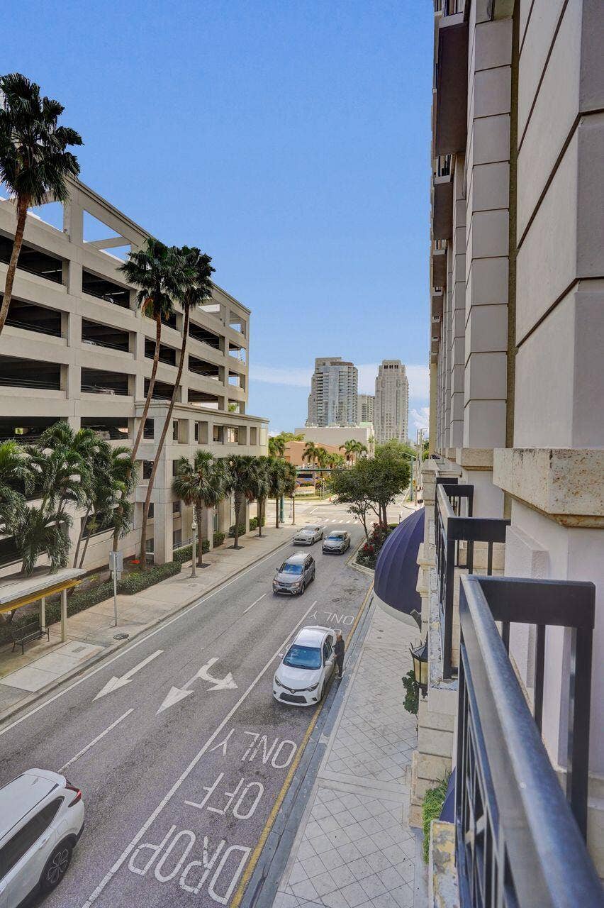801 S Olive Avenue, #225, West Palm Beach, FL 33401 DSC06461