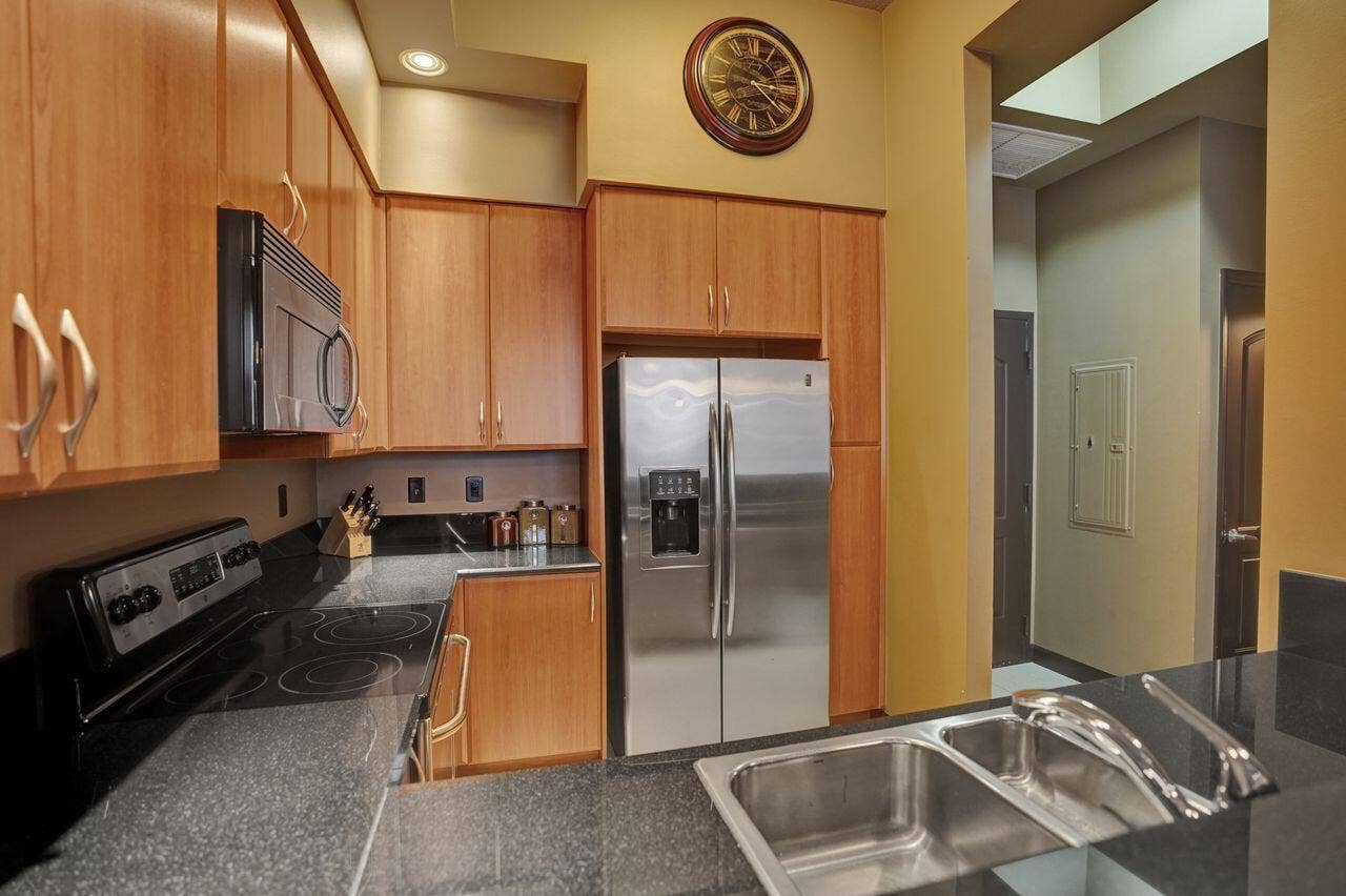 801 S Olive Avenue, #225, West Palm Beach, FL 33401 DSC06296