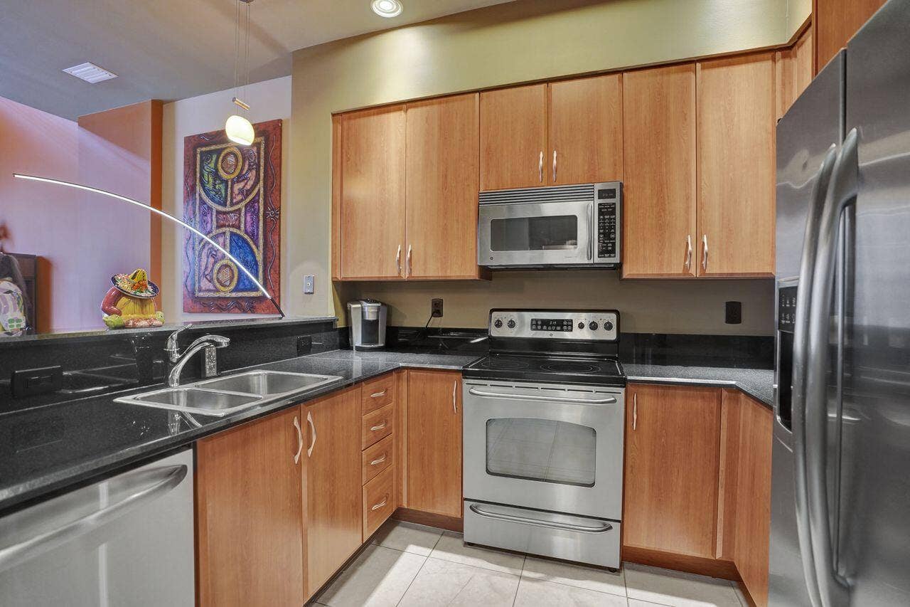 801 S Olive Avenue, #225, West Palm Beach, FL 33401 DSC06284