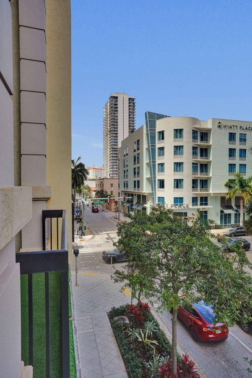 801 S Olive Avenue, #225, West Palm Beach, FL 33401 DSC06464