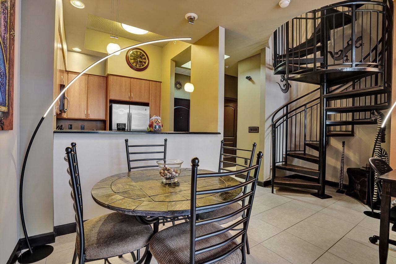 801 S Olive Avenue, #225, West Palm Beach, FL 33401 DSC06344