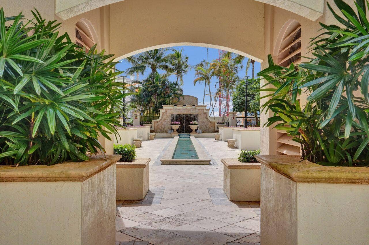 801 S Olive Avenue, #225, West Palm Beach, FL 33401 DSC06482