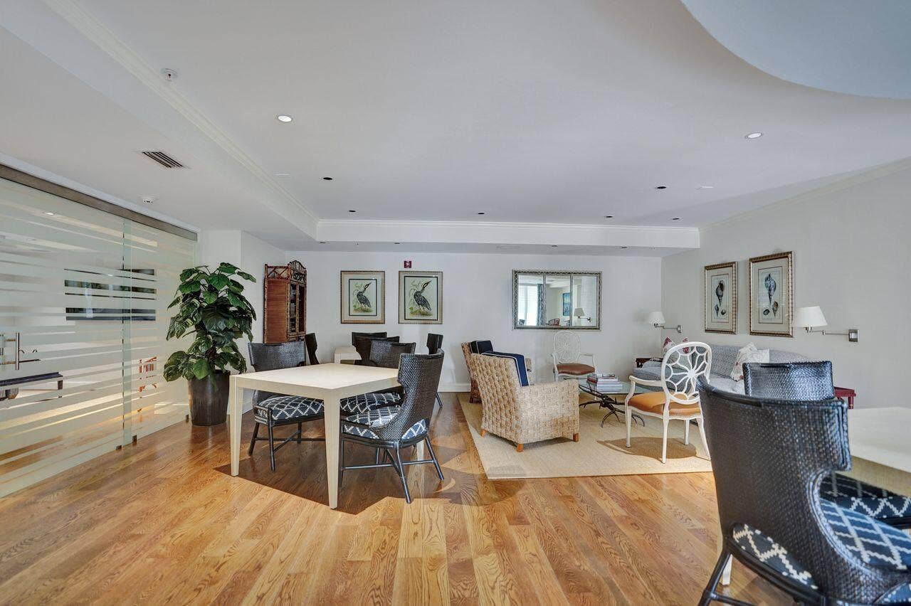 801 S Olive Avenue, #225, West Palm Beach, FL 33401 DSC06497