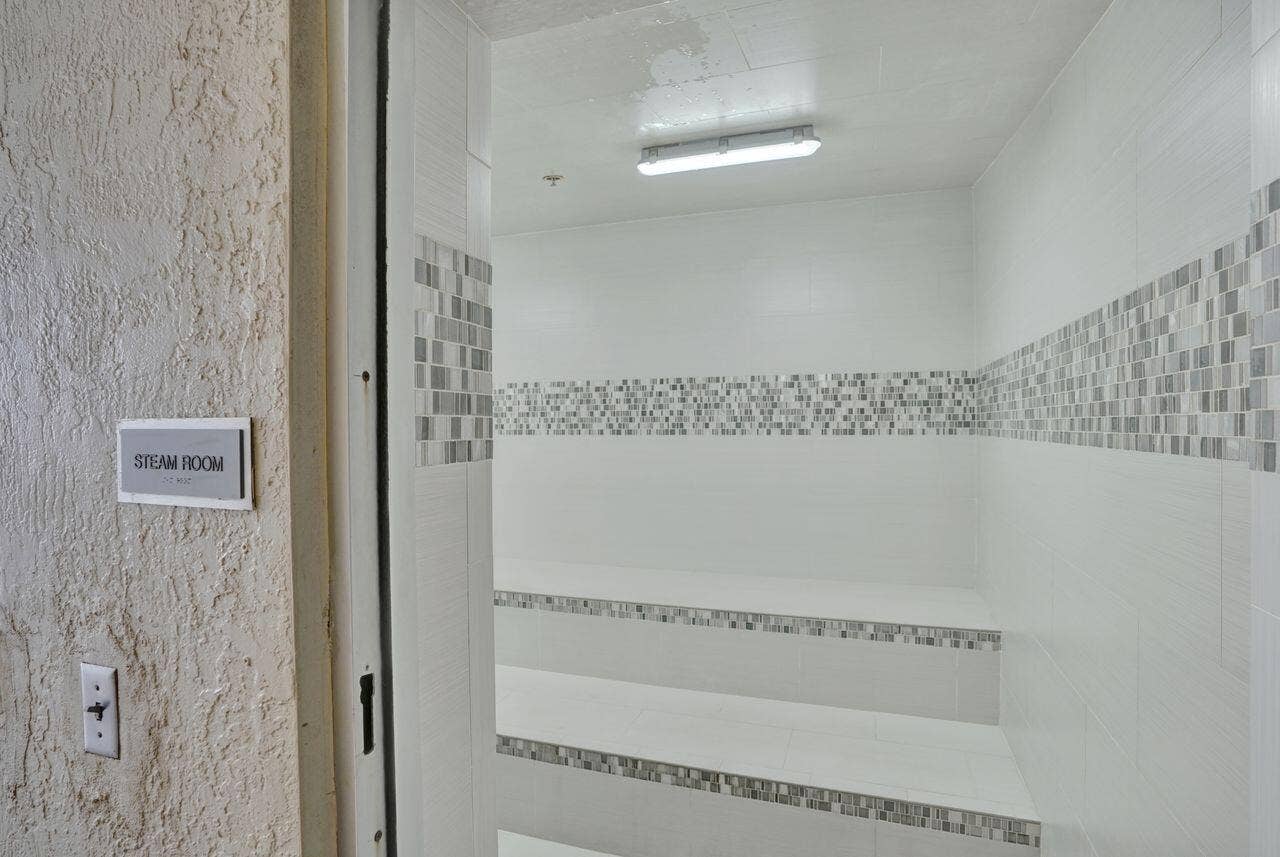 801 S Olive Avenue, #225, West Palm Beach, FL 33401 DSC06533
