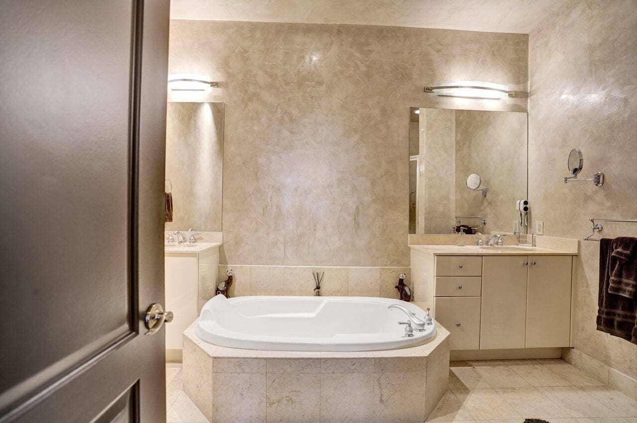 801 S Olive Avenue, #225, West Palm Beach, FL 33401 DSC06392