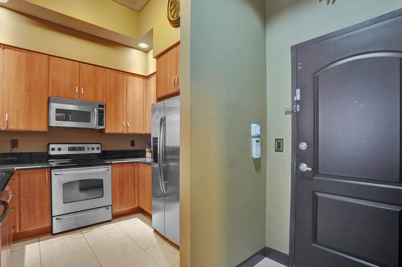 801 S Olive Avenue, #225, West Palm Beach, FL 33401 DSC06290