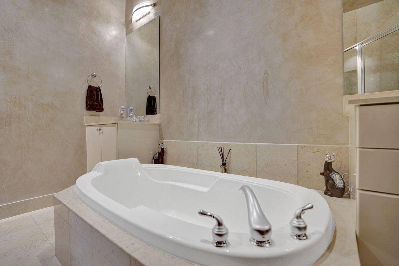 801 S Olive Avenue, #225, West Palm Beach, FL 33401 DSC06407