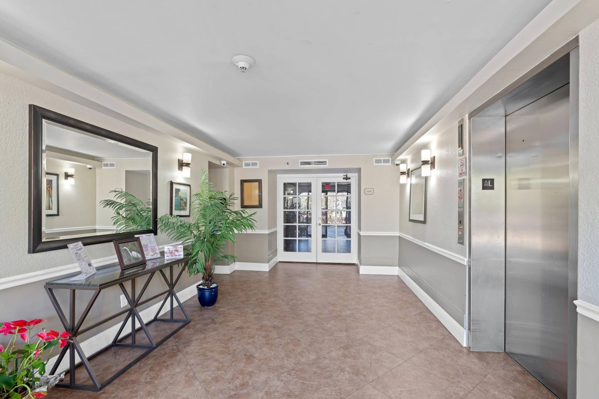 820 Lavers Circle, #G211, Delray Beach, FL 33444 Lobby